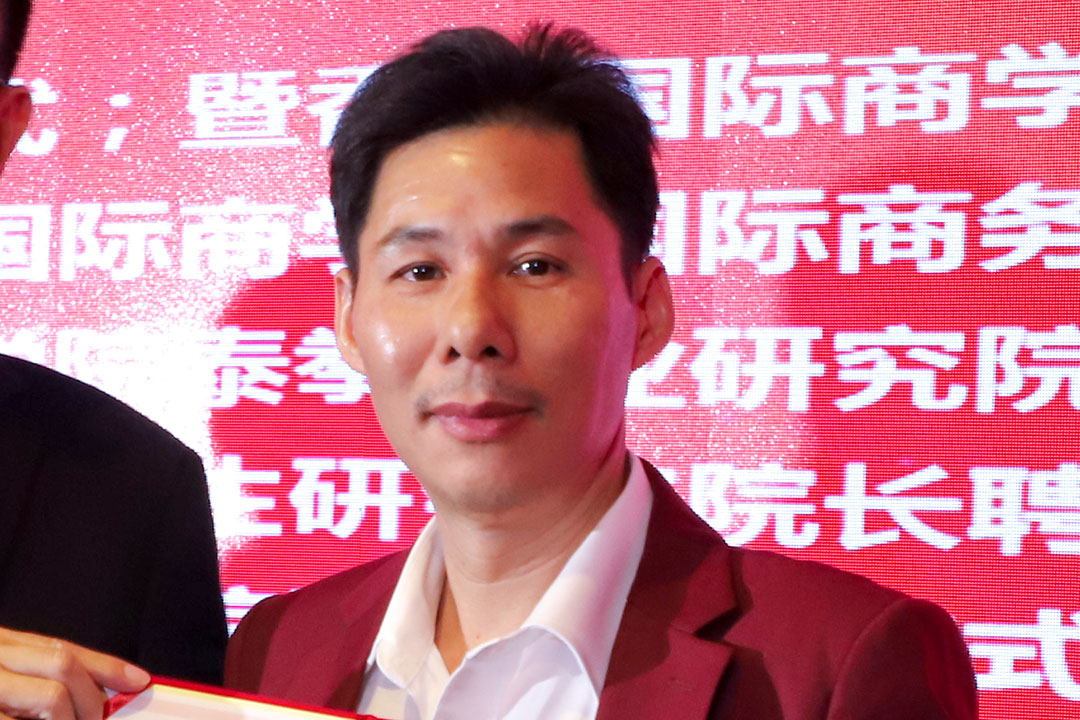 李泽荣.jpg